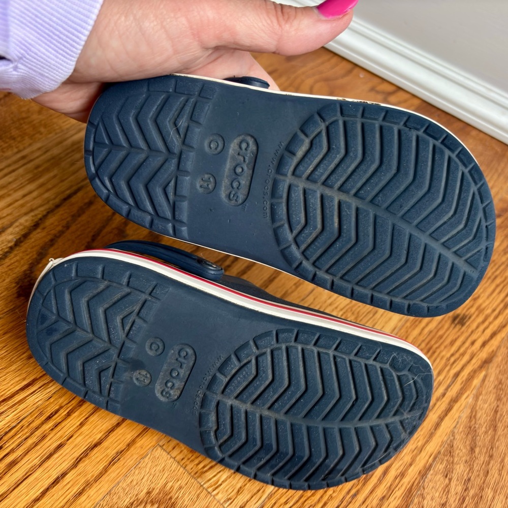 Little Kids CROCS - Great Used Condition - Picture 5 of 6
